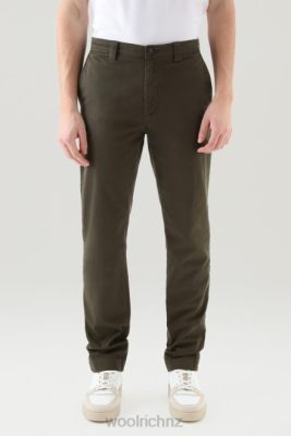 Woolrich Clothing - Woolrich Garment-Dyed Classic Chino Pant in Cotton Dark Green Men DL82575 Clothing
