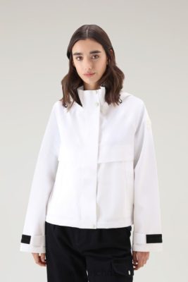 Woolrich Clothing - Woolrich Tech Commuting Short Hooded Jacket in Stretch Nylon Bright White Women DL8277 Clothing