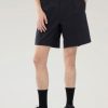 Woolrich Parka - Woolrich High Aeration Shorts in Stretch Ripstop Black Men DL82522 Clothing